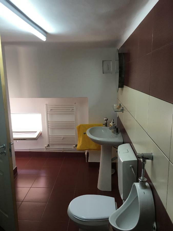 Brick Airport Appartement Cristian  Buitenkant foto